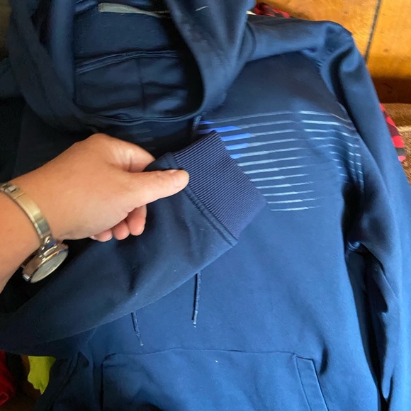 Nice under armor hoodie - Picture 2 of 2